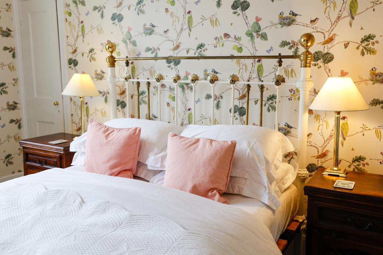 The Waltons Bed and Breakfast Ντόρκινγκ Εξωτερικό φωτογραφία