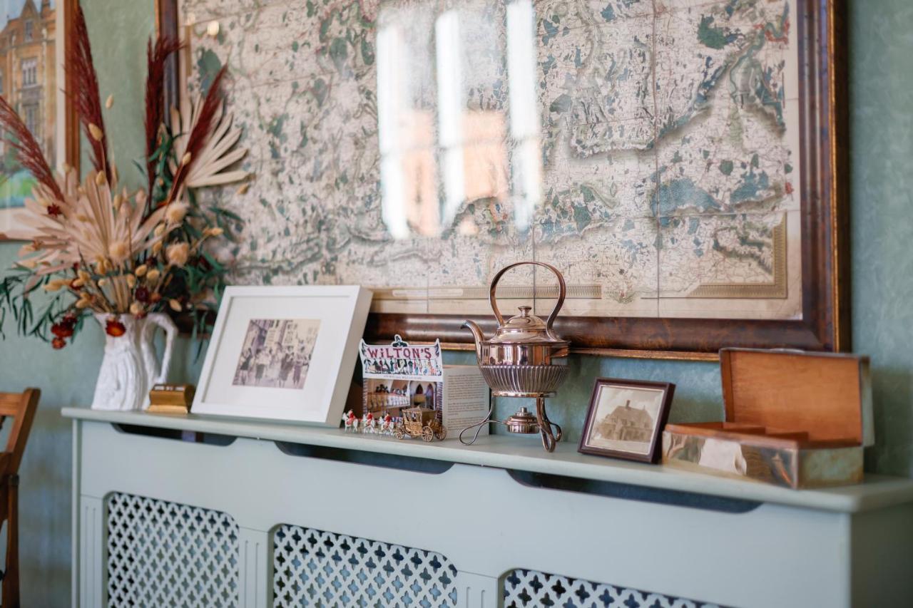 The Waltons Bed and Breakfast Ντόρκινγκ Εξωτερικό φωτογραφία