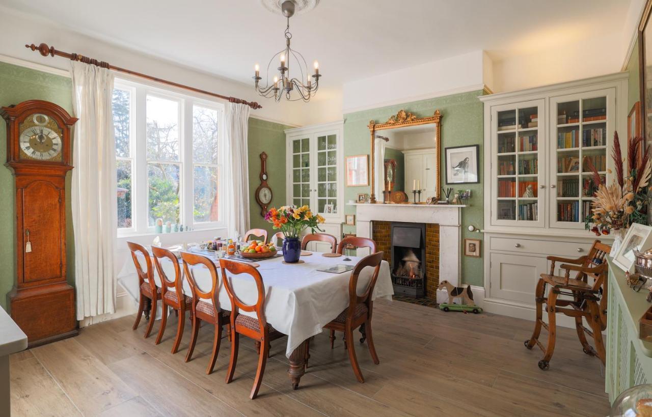 The Waltons Bed and Breakfast Ντόρκινγκ Εξωτερικό φωτογραφία